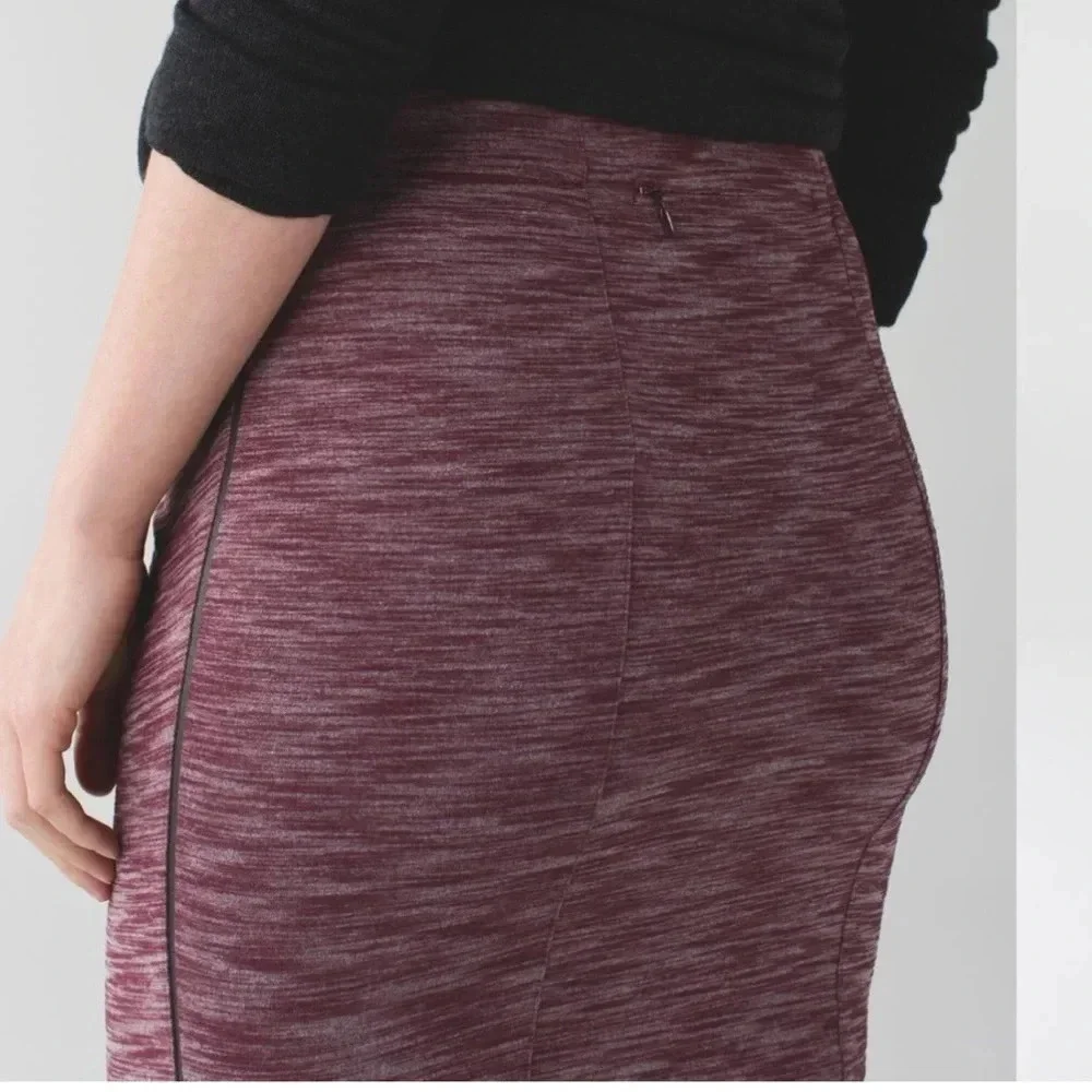 Lululemon &go Where-To Skirt in Heathered Bordeaux Drama